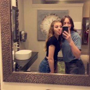 Meet your Posher, Hailey